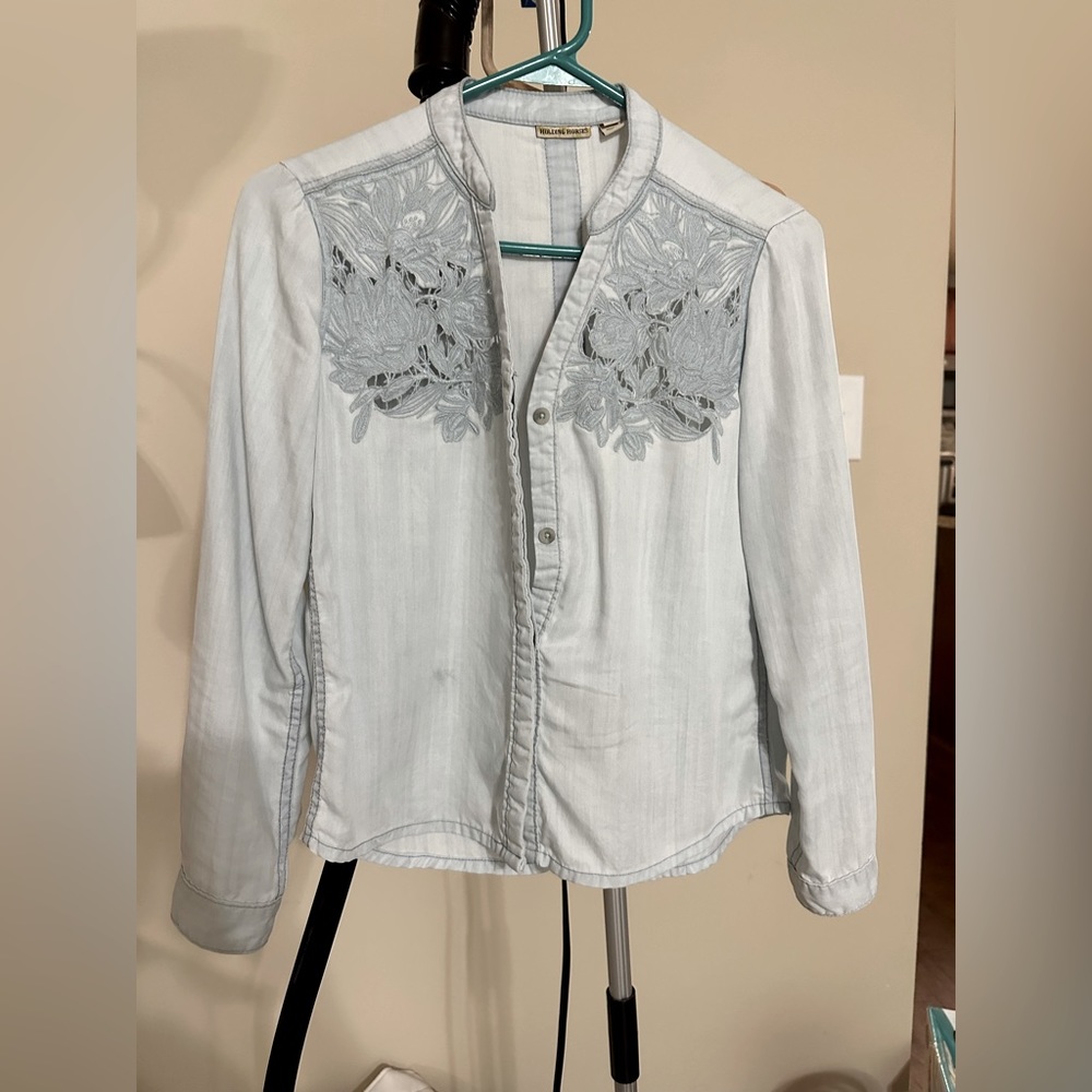 Anthropologie holding horses long sleeves top